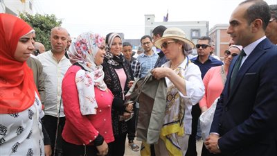 وزيرة البيئة تتفقد 