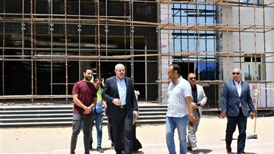 رئيس جامعة قناة السويس يتفقد التجهيزات الداخلية لمبنى الاختبارات الإلكترونية (صور) 