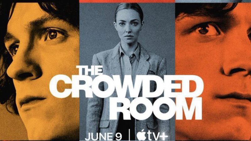  THE CROWDED ROOM،