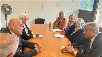 وزير العمل يلتقي خليل أبو جيش ويؤكد: مصر داعم للحق الفلسطيني