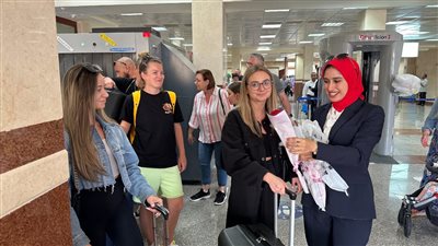 مطار مرسى مطروح يفتتح الموسم السياحي لرحلات أوروبا (صور)