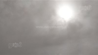 غيوم وأتربة كثيفة تغطي سماء الوادي الجديد (صور)