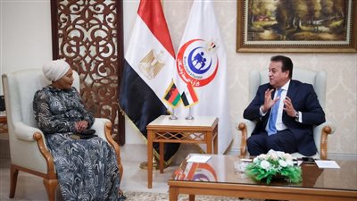 خالد عبد الغفار يلتقي نائب وزير صحة دولة مالاوي لبحث سبل التعاون المشترك