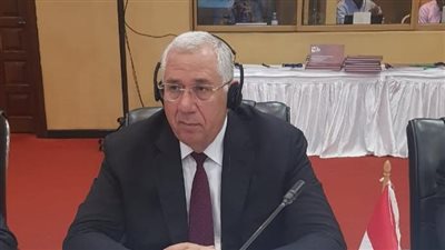 وزير الزراعة يترأس الجلسة الختامية لمجلس إدارة مرصد الصحراء بأوغندا
