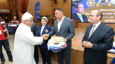 حفل تسليم 225 مواطنا بالدقهلية تذاكر وتأشيرات الحج (صور)