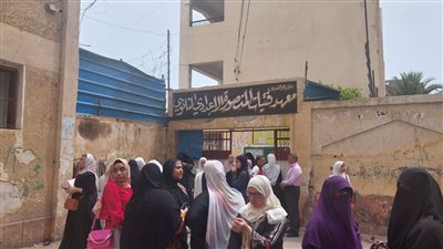 طلاب الثانوية الأزهرية بالدقهلية عن امتحان البلاغة: محتاج وقت أطول