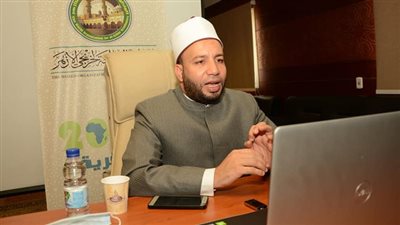 أستاذ في الأزهر يكشف مخاطر الحديث بالفرانكو بين الشباب