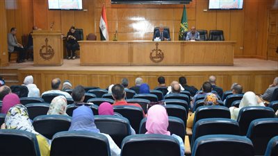 محافظ القليوبية يناقش المرحلة الأولى من حياة كريمة 