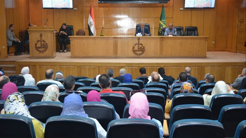 محافظ القليوبية خلال