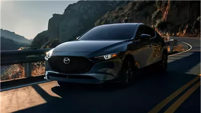 الجلد والتطعيمات المعدنية مميزات جديدة في سيارات مازدا cx-30