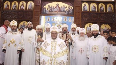 الأنبا أرسانيوس يرسم كاهنا جديدًا للخدمة في إيبارشية الوادي الجديد