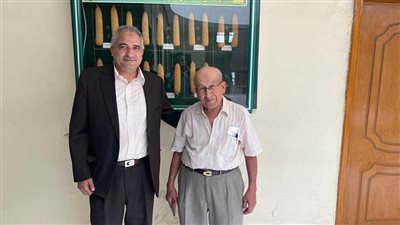 عالم محصول الذرة ضيف 