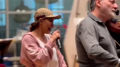 نوال الزغبي تجري بروفة أخيرة لحفلها في هولندا (فيديو) 