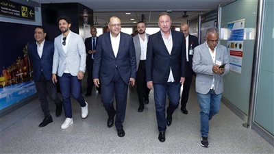 الخطيب يحضر في مران الأهلي على ملعب مركب محمد الخامس استعدادا لمواجهة الوداد (فيديو)