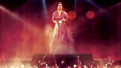 عبر تقنية هولوجرام، أم كلثوم تعود لجمهور الأردن بأروع أغانيها (فيديو)