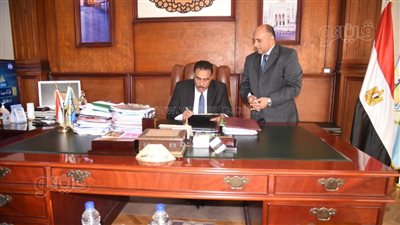 محافظ مطروح يعتمد نتيجة الشهادة الإعدادية بنسبة نجاح 75.8% 