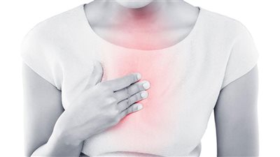 منها الفيروسات والبكتريا، أسباب الإصابة بالالتهاب الرئوي