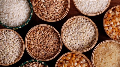 أسعار الأعلاف اليوم، انخفاض سعر الصويا والردة وارتفاع الذرة في الأسواق