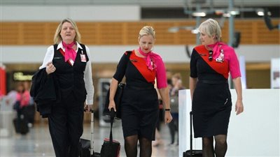 استمرار معاناة مضيفات الطيران في أستراليا