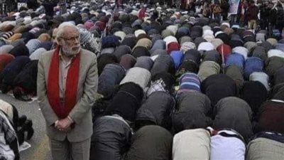 صاحب أشهر صورة في ثورة 25 يناير، جورج إسحاق يستأذن في الانصراف 