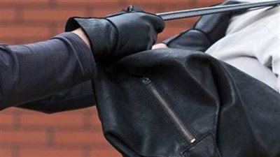 ضبط شخص سرق حقيبة يد من أجنبي في الجمالية
