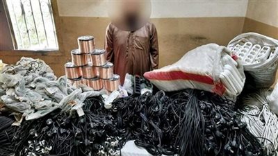 ضبط ورشة لتصنيع الأدوات الكهربائية بخامات مجهولة المصدر بمنشأة ناصر