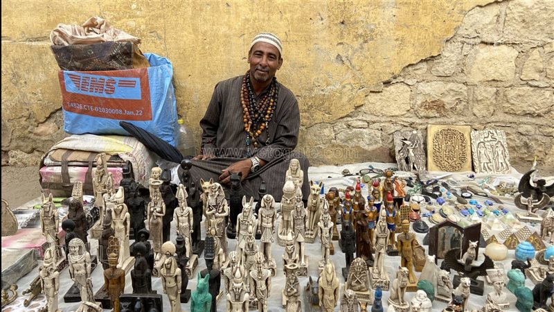 التحف والانتيكات
