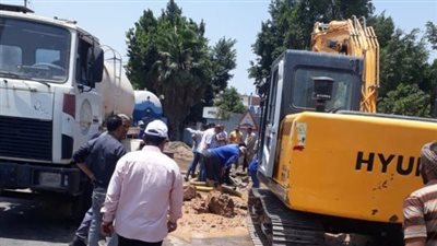 كسر خط الصرف الصحي بطريق الأحرار ومحافظ الشرقية يتدخل