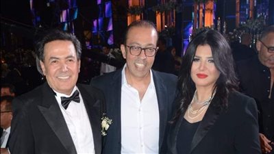  منى الشاذلي مع زوجها في إحدى المناسبات| صورة