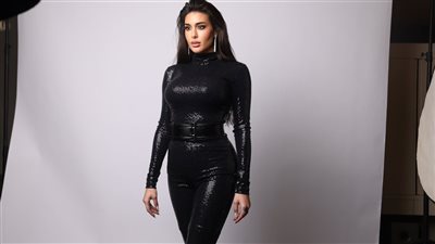 ياسمين صبري تخطف الأنظار بالأسود في أحدث ظهور