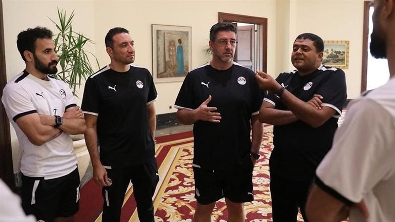 فيتوريا يستقبل لاعبي