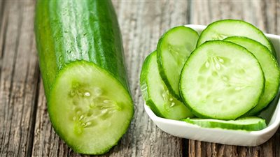 فوائد الخيار، يعالج حصوات الكلى والتهابات المفاصل 