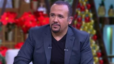 هشام عباس يغني أغنية فيلم الصيف شوجر دادي