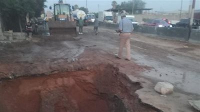 الانتهاء من إصلاح خط الصرف الصحى بطريق الأحرار بالشرقية 