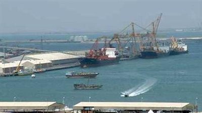 التفاصيل الكاملة لحريق مركب في البحر الأحمر 