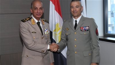 وزير الدفاع يعود إلى أرض الوطن عقب زيارة رسمية بفرنسا