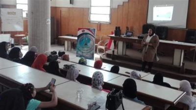 حي العجمي يختتم دورة انهضي للفتيات (صور) 