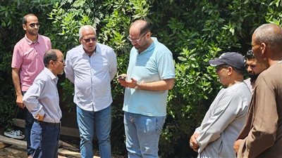 رئيس مياة المنوفية يتابع ميدانيًا أعمال إصلاح خط انحدار بكفر شنوان 