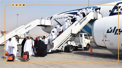 مصر للطيران تسير 17 رحلة جوية إلي الأراضي المقدسة