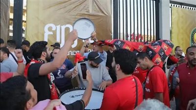 جماهير الأهلي تشعل شوارع المغرب أثناء الذهاب إلى ملعب محمد الخامس 