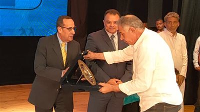 محافظ شمال سيناء يؤكد أهمية توعية الشباب بدورهم في بناء الوطن