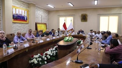 محافظ الوادي الجديد يتابع استعداد الأجهزة المعنية لامتحانات الثانوية العامة