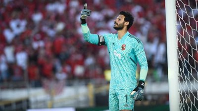 عبد الحفيظ يدعم لاعبي الأهلي الدوليين قبل مواجهة غينيا 