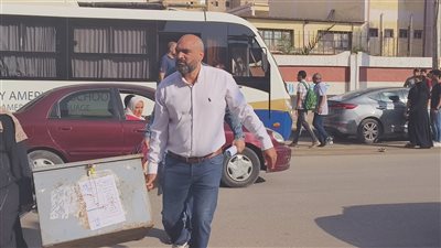 لحظة وصول أسئلة امتحانات الثانوية العامة لـ 151 لجنة بالدقهلية (فيديو) 