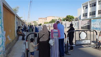 توافد الطلاب على لجان الثانوية العامة في الإسماعيلية (صور) 