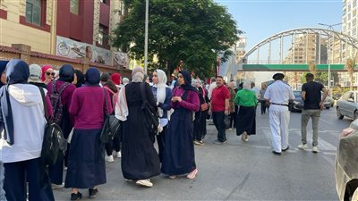 طلاب الثانوية عن امتحاني الدين والتربية الوطنية: الحمد لله سهل علشان نستعد للمواد الجد (بث مباشر)