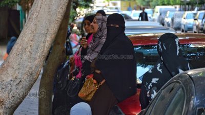 حصاد أول أيام امتحانات الثانوية، البكاء وقراءة القرآن يتصدران المشهد وحالة غش وحيدة (صور)