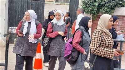 الابتسامة والفرحة ترتسم على وجوه طلاب الثانوية العامة بمطروح (فيديو وصور)