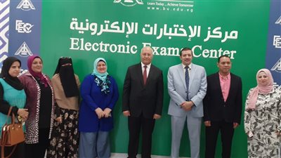 رئيس جامعة بنها يتفقد لجان الامتحانات بـ 3 كليات