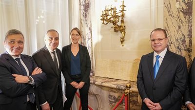 تفاصيل زيارة النائب العام لفرنسا، الصاوي يحضر حفل استرداد قطعتين أثريتين، عودة القطع بحكم قضائي، مدير متحف اللوفر «أبرز المتهمين»، والتحقيقات تكشف تفاصيل مثيرة (صور) 